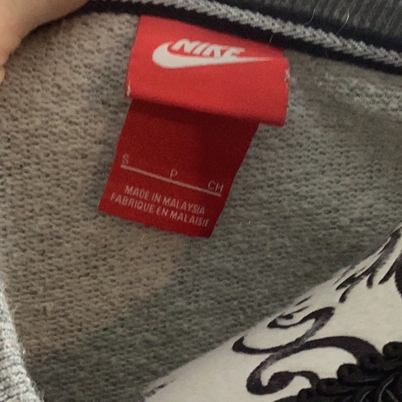 Nike Charcoal Long Sleeve Top There’s No Finish Line Gray Pullover S - Picture 2 of 8